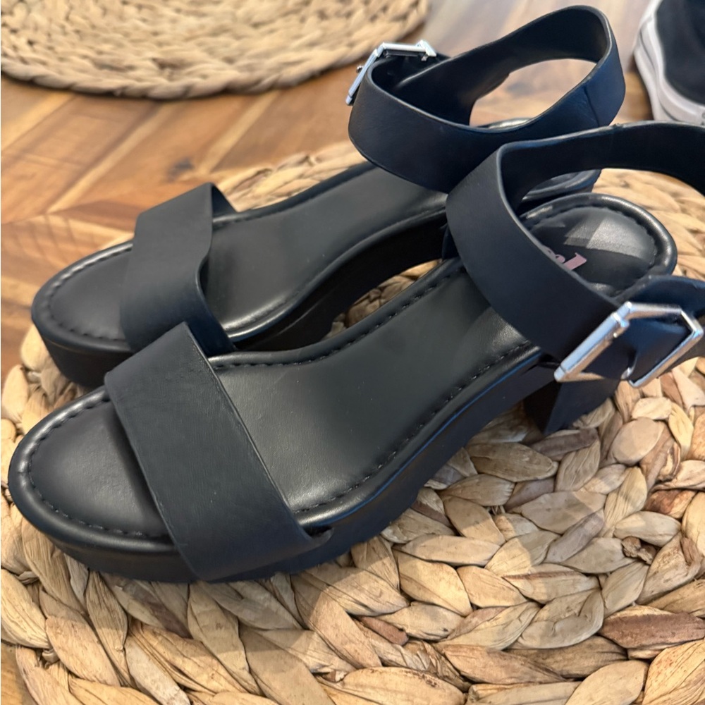Gianni Bini Black Girls Sandals